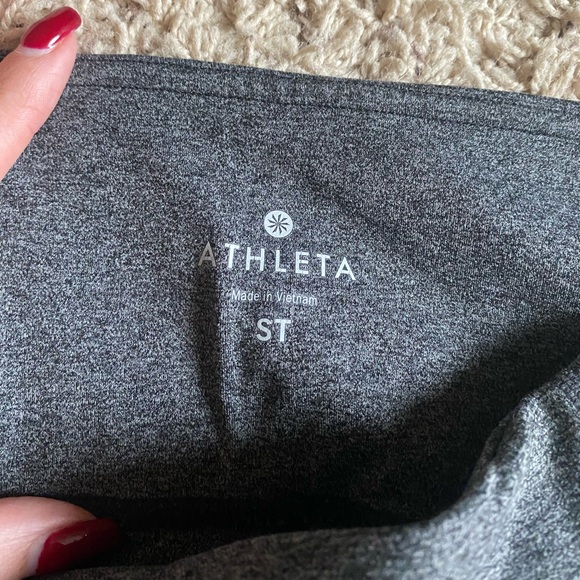 Athleta Heather Grey 3/4 Length Leggings - Picture 4 of 6